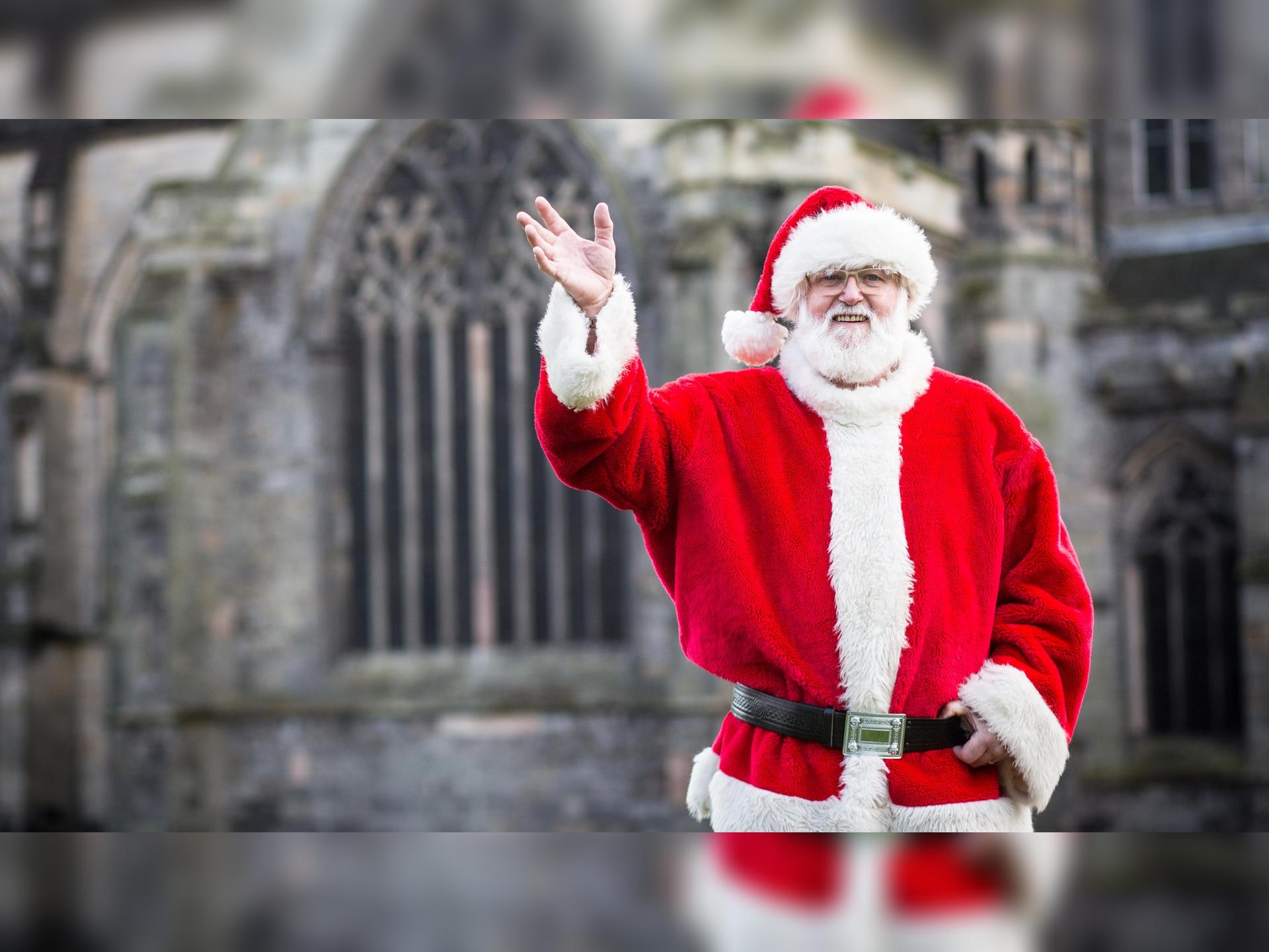 Paisley Christmas Lights Switch On