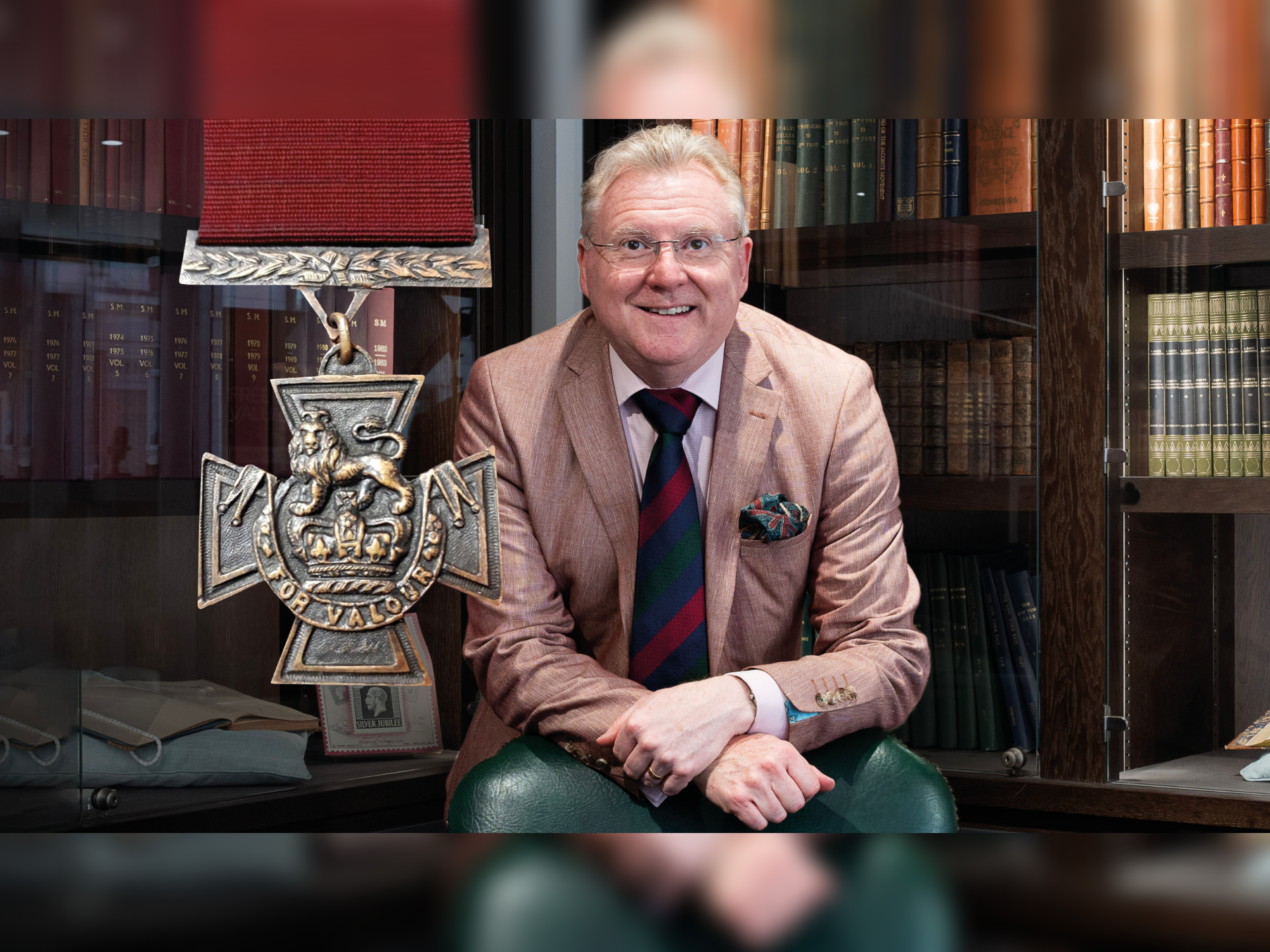 Mark Smith - Antiques Expert On The Road