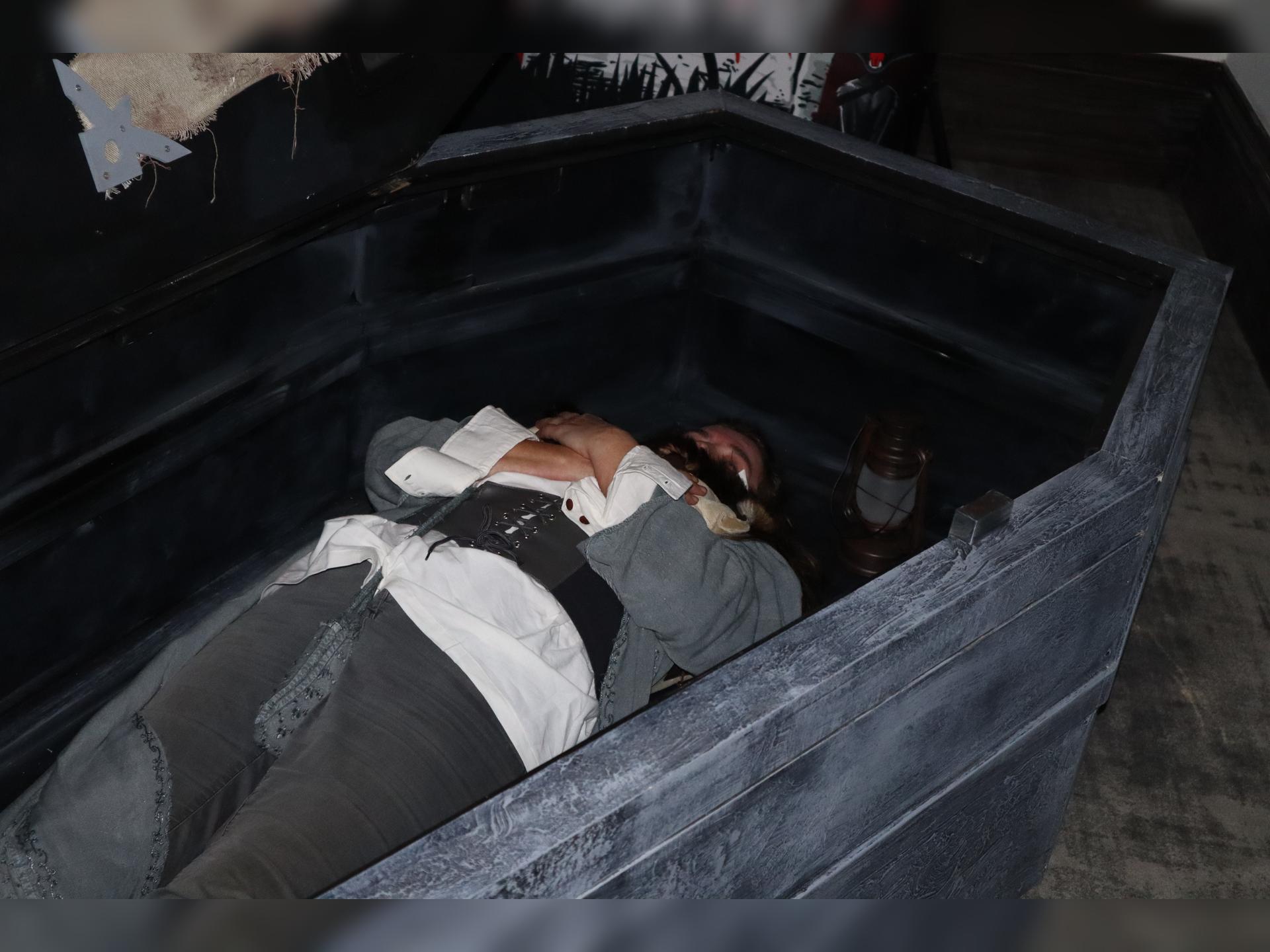 Halloween - Coffin Escape Room