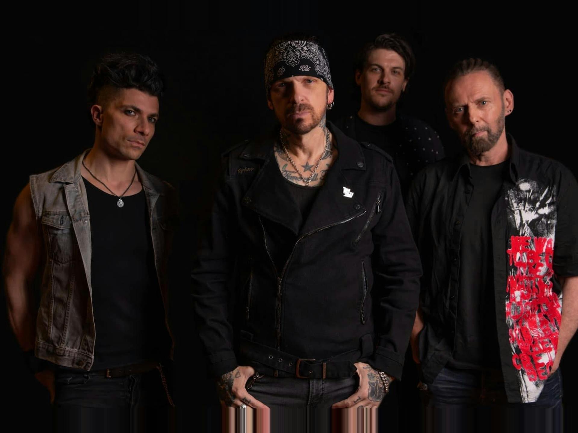 Ricky Warwick & The Fighting Hearts