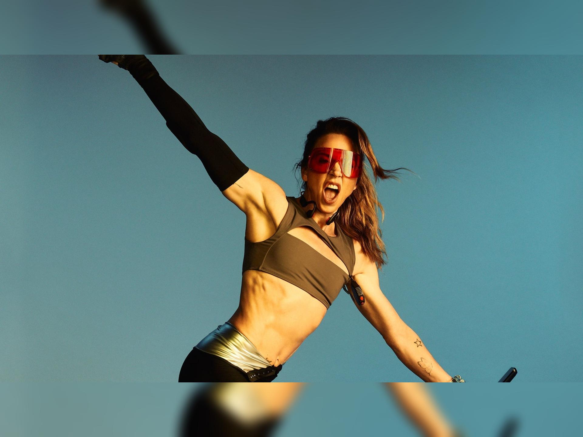 Melanie C, Sophie and the Giants