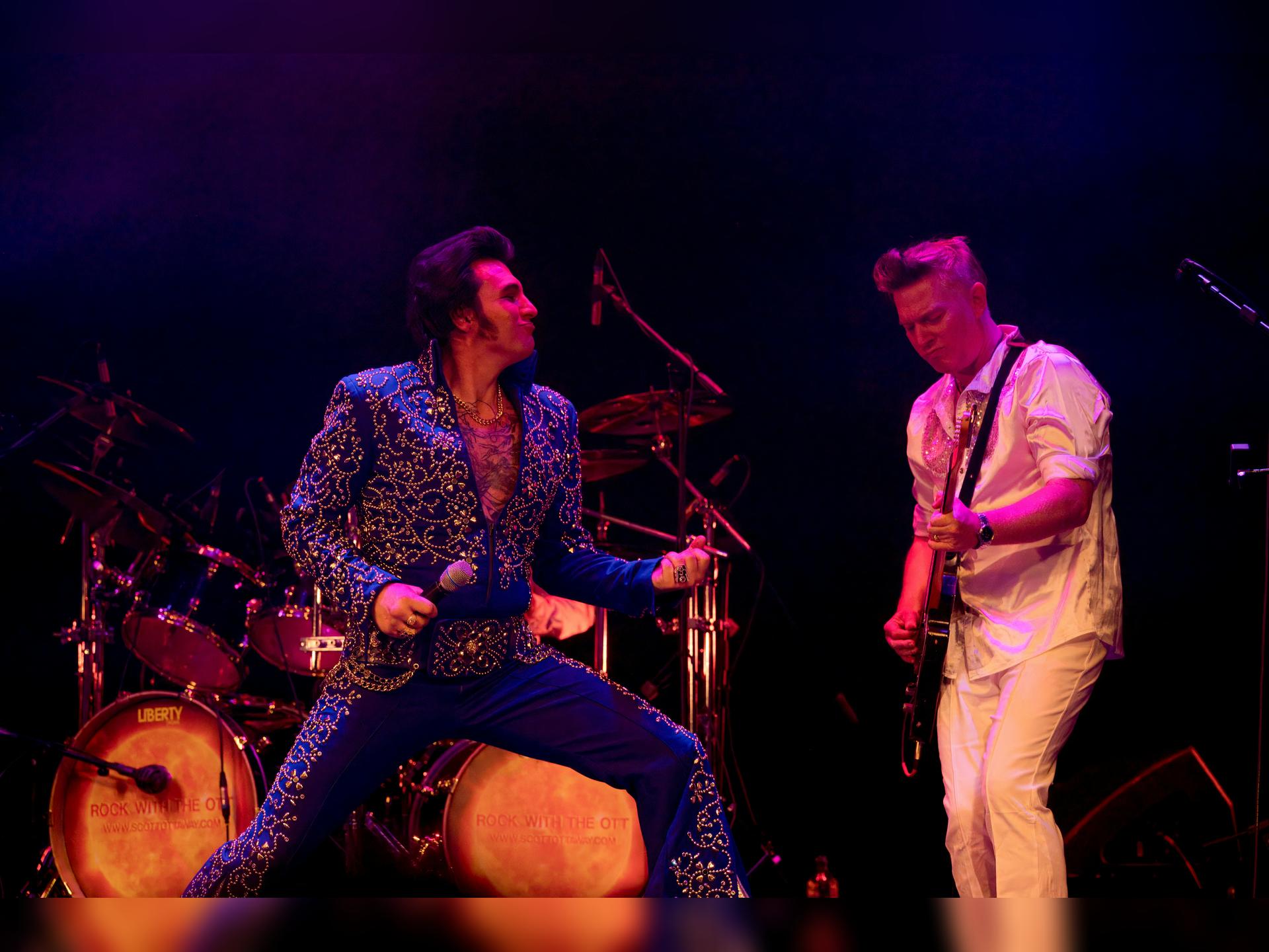 Elvis Returns
