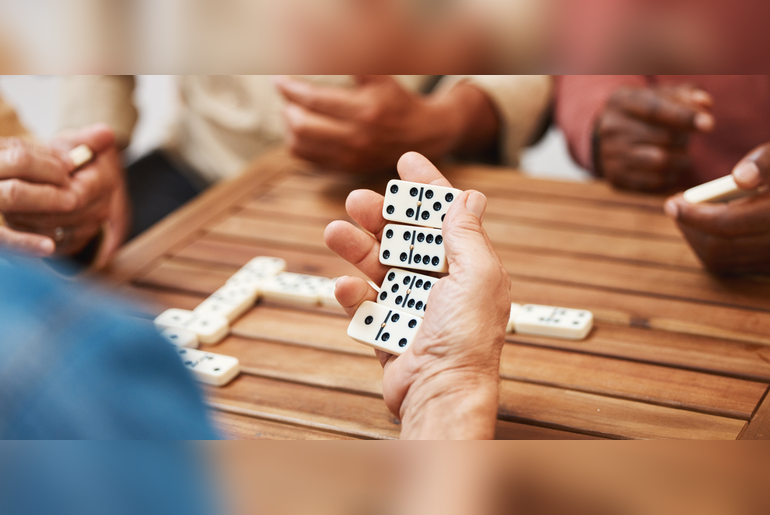 Dominoes Club