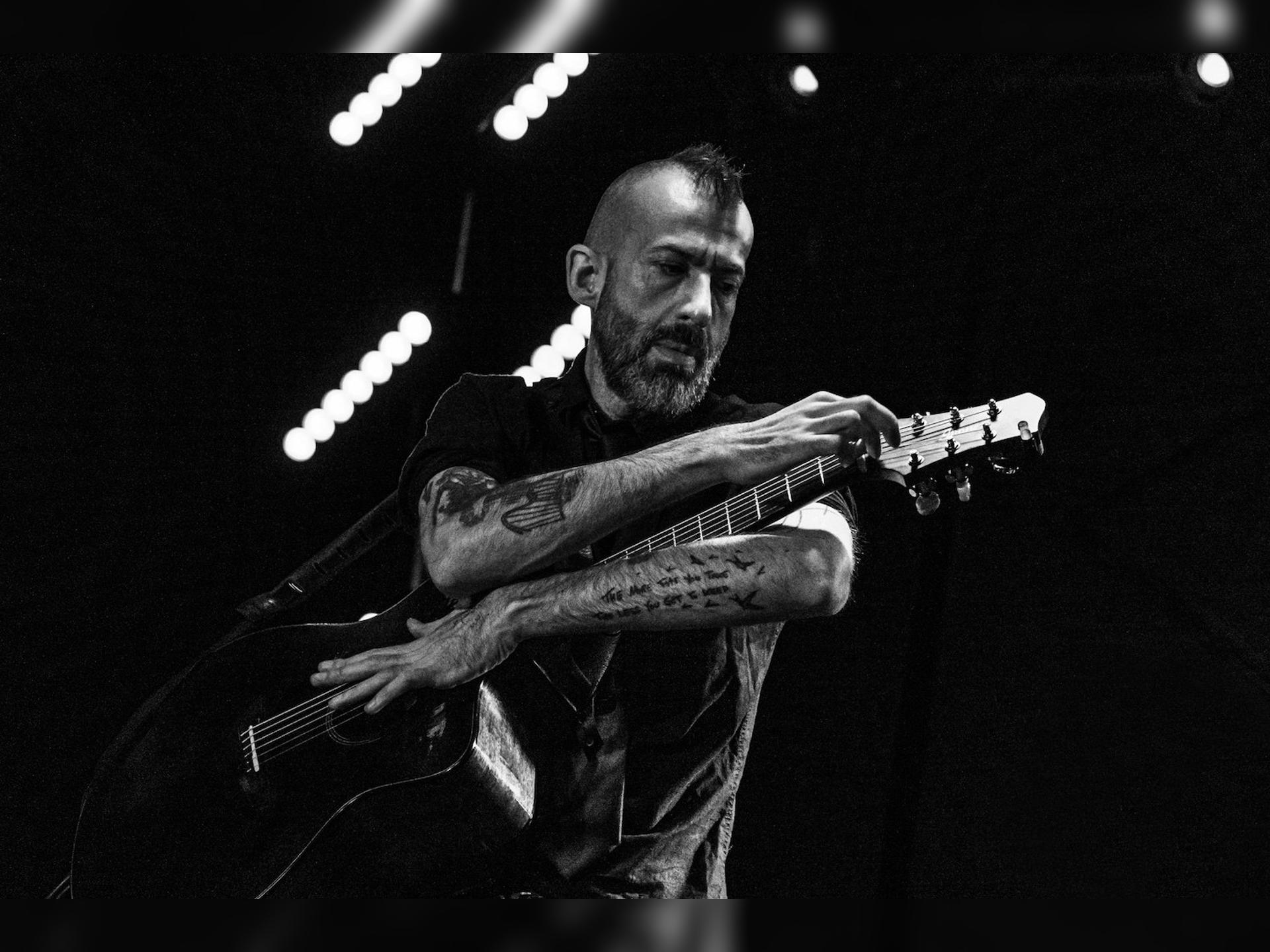 Jon Gomm