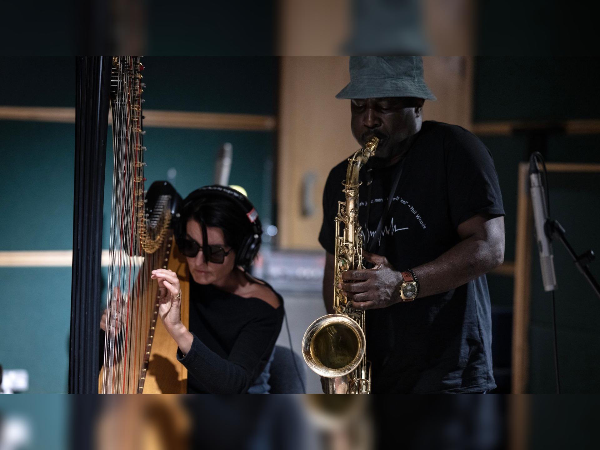 Alina Bzhezhinska & Tony Kofi