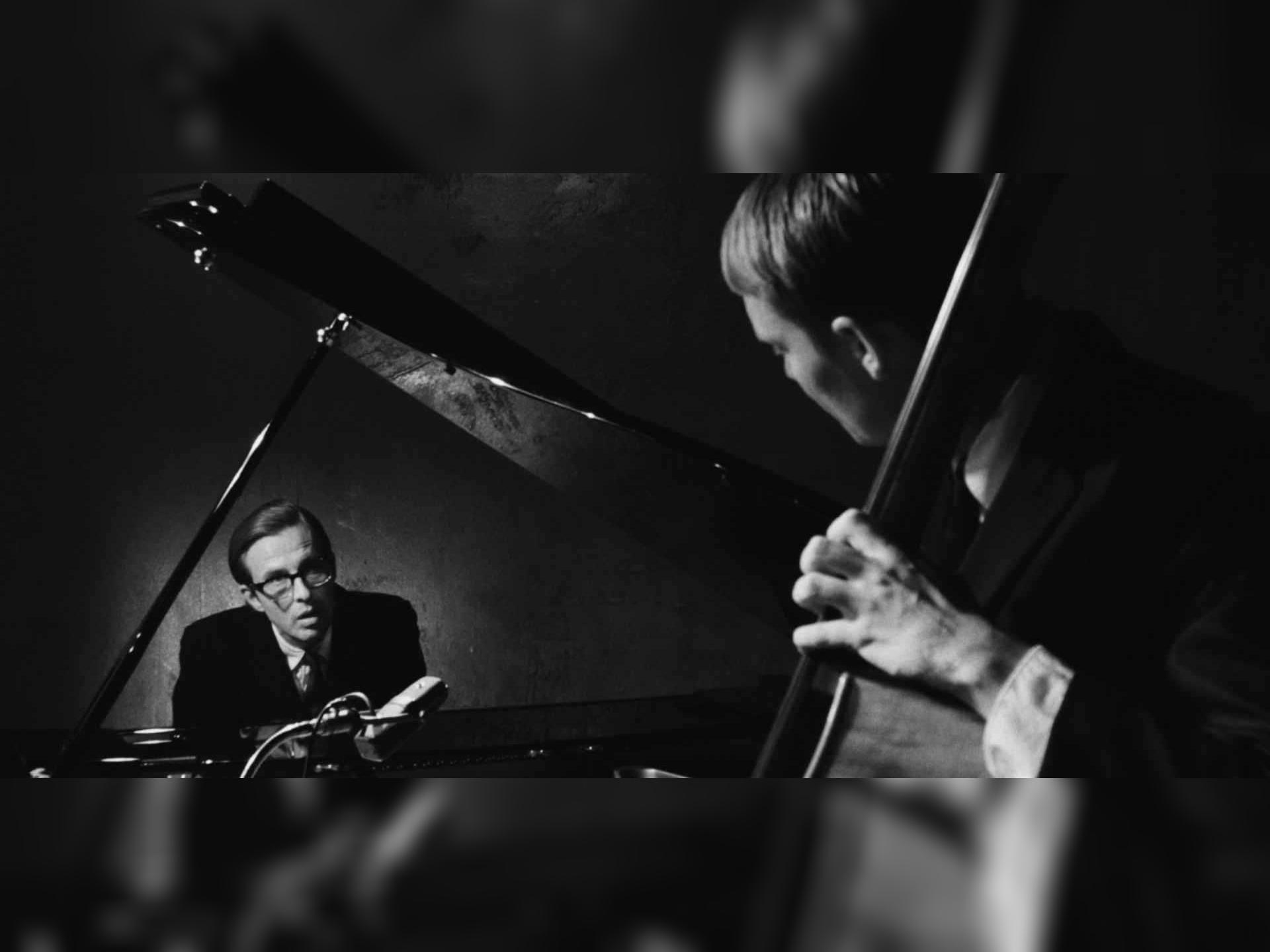 Everybody Digs Bill Evans