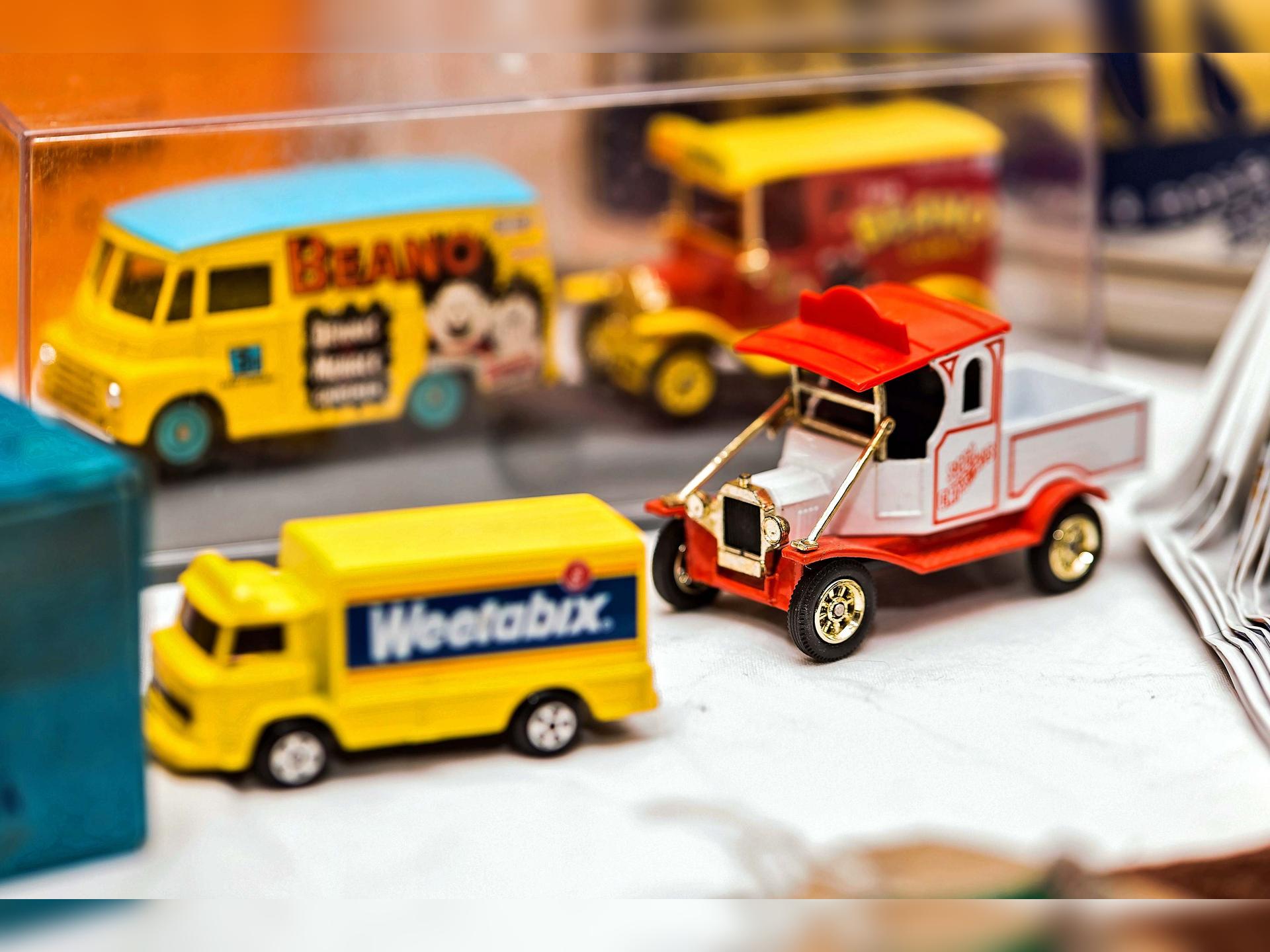Lingfield Racecourse Antiques and Vintage Fair