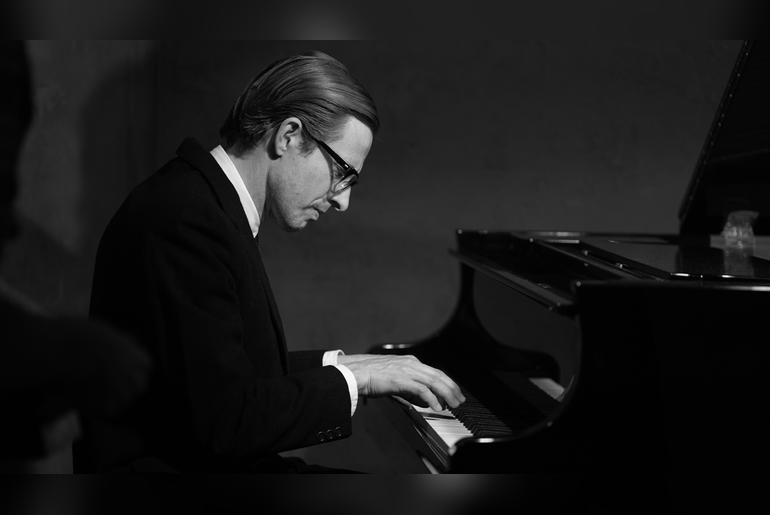 Everybody Digs Bill Evans