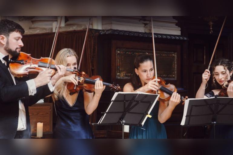 Vivaldi Four Seasons at Christmas