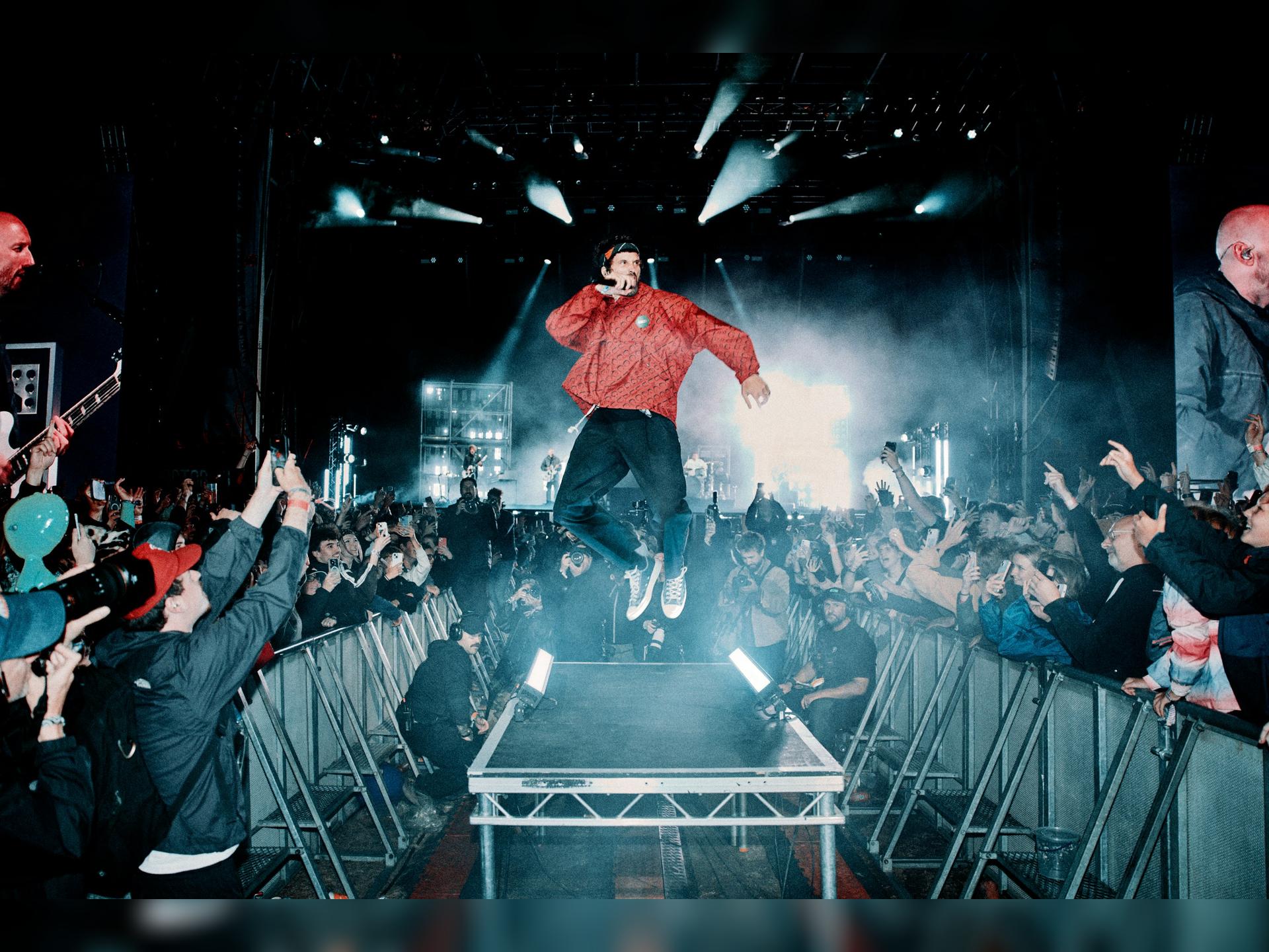 Kasabian: Matinee Live Performance