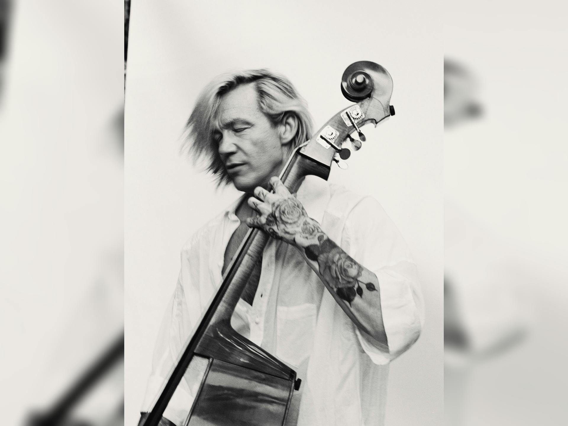 Wojtek Mazolewski: Live + Signing