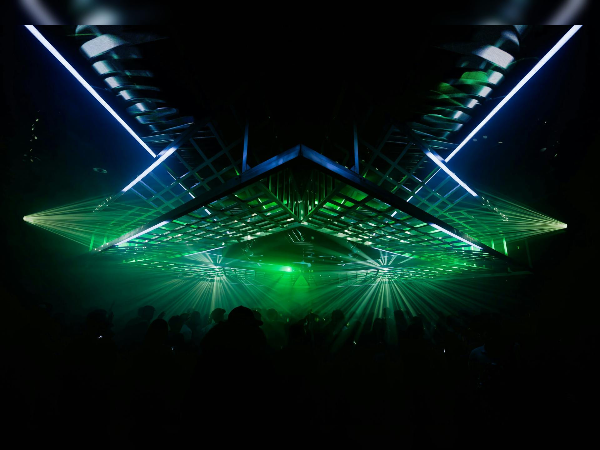 Juany Bravo (Make the Girls Dance), David Tort + Special Guests