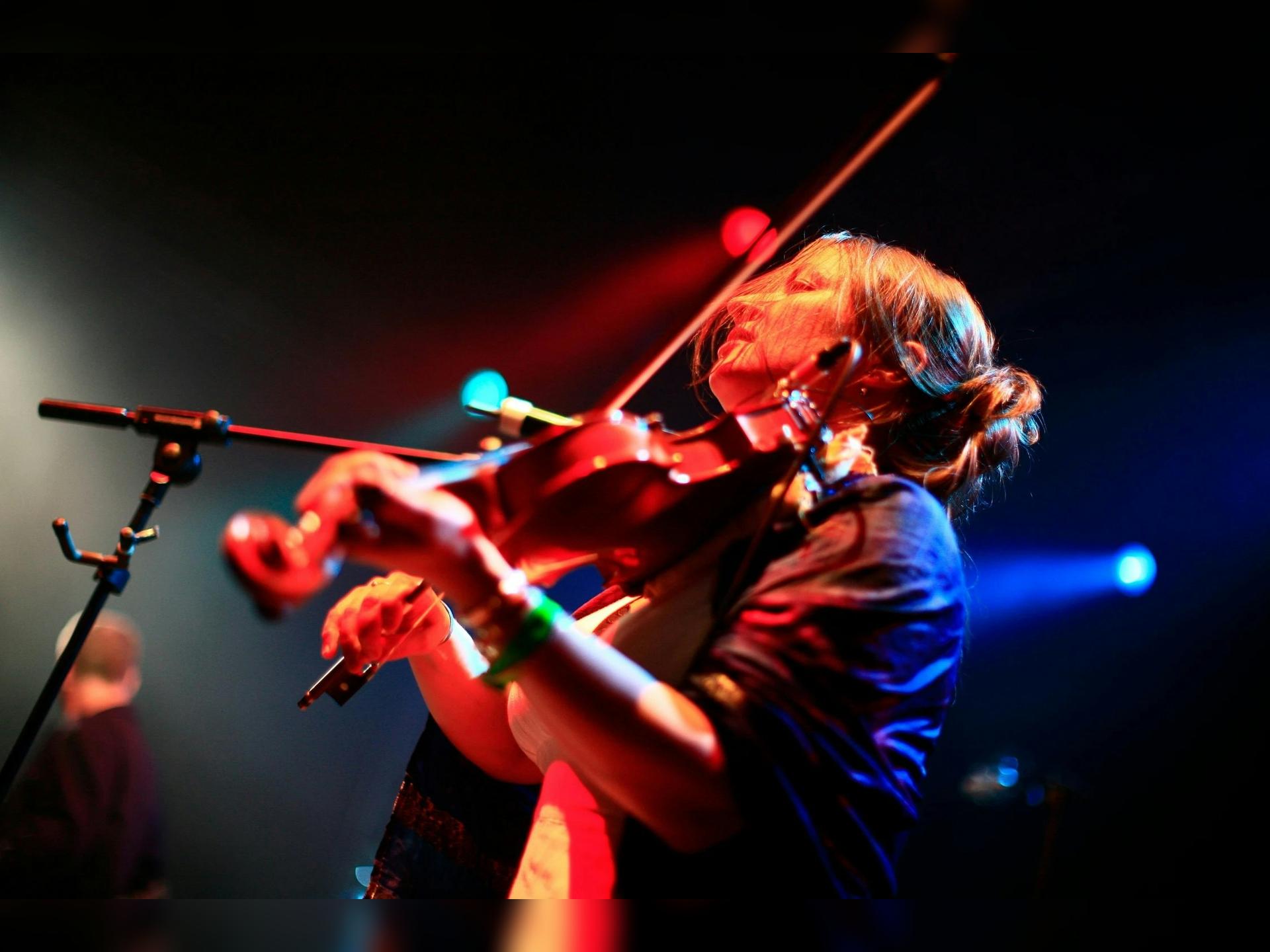 Eliza Carthy & The Restitution