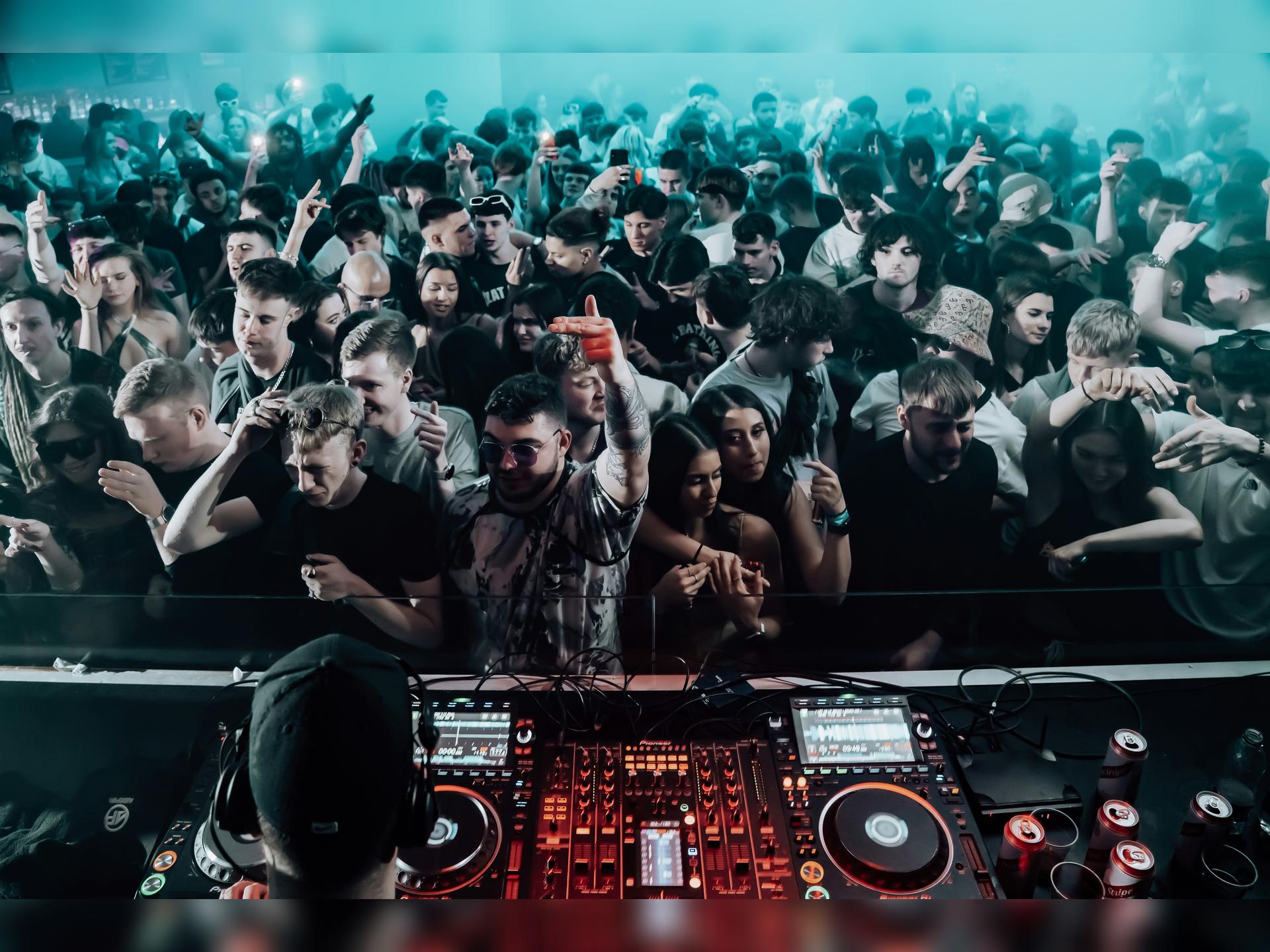 Bas Face // Dnb, House:Techno, Ukg // Boiler Room