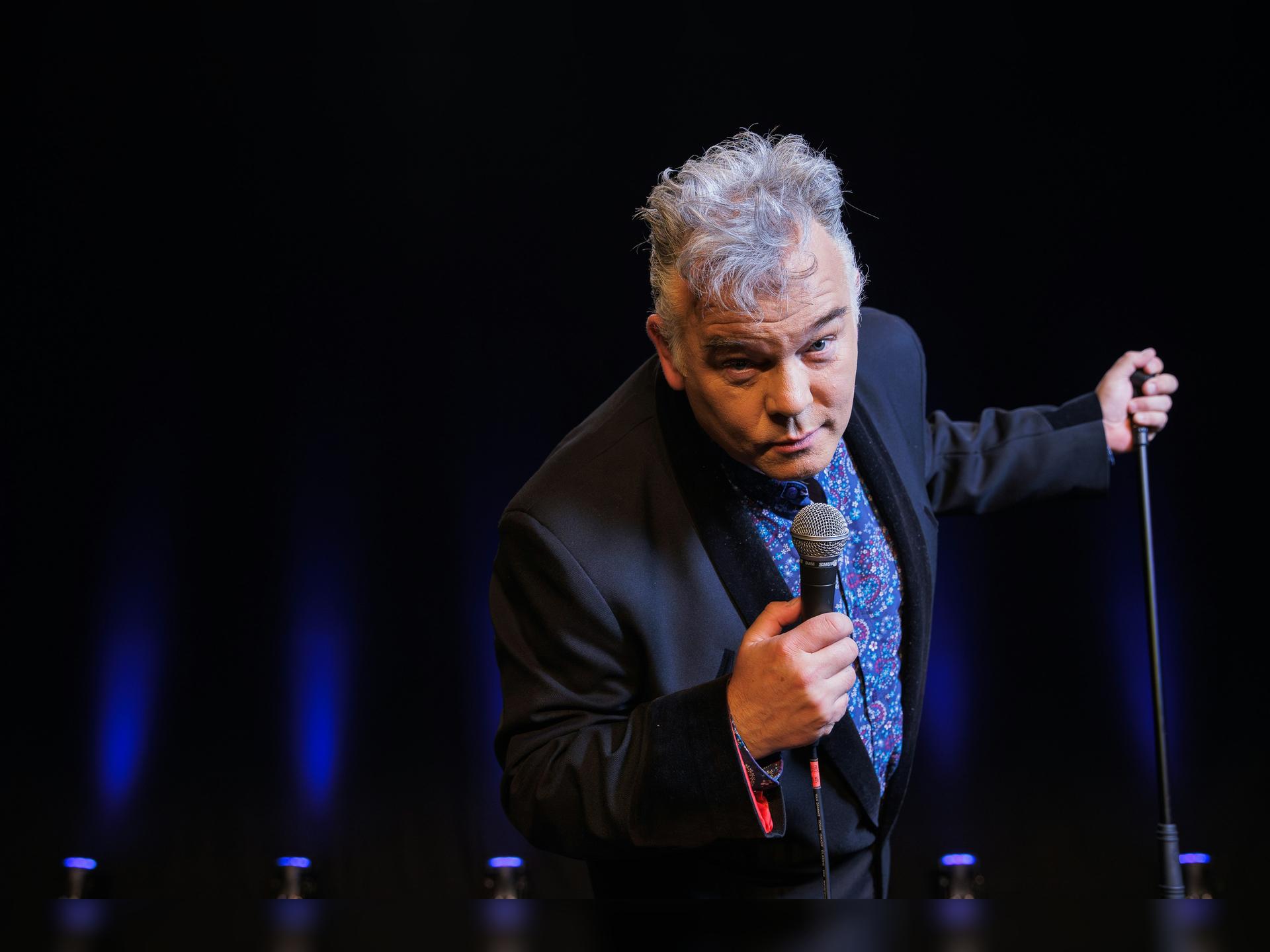 Stewart Lee: 'Basic Lee. Live at the Lowry 2024' Signing