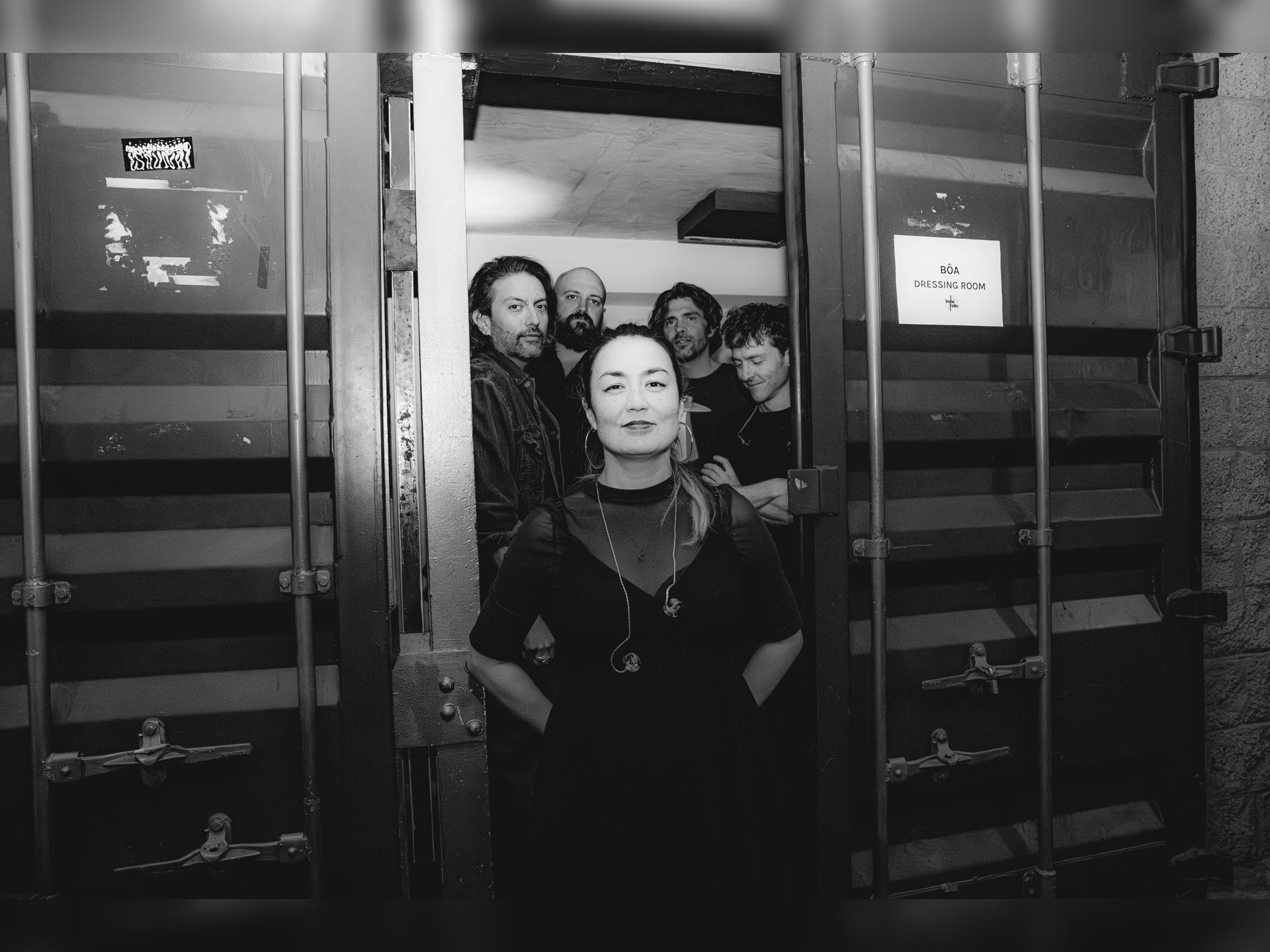 Bôa: Live + Signing