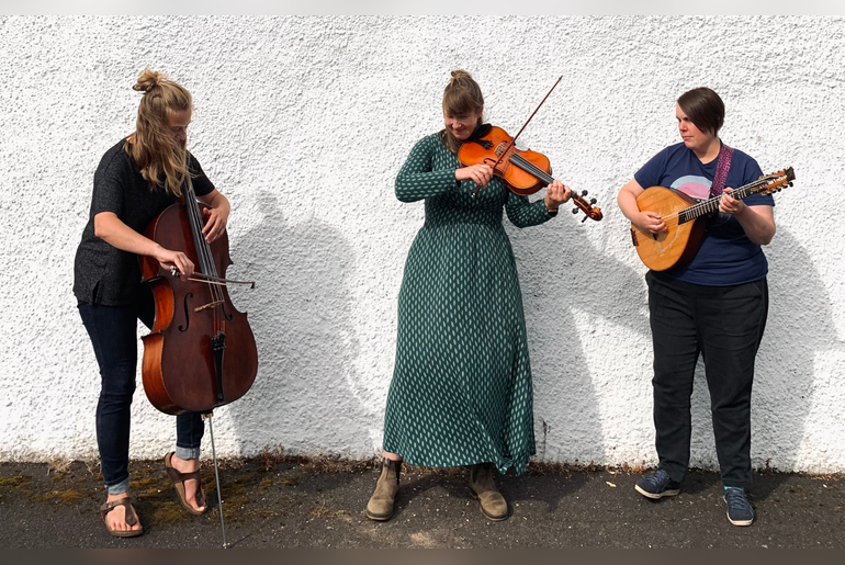 Lyre and Support