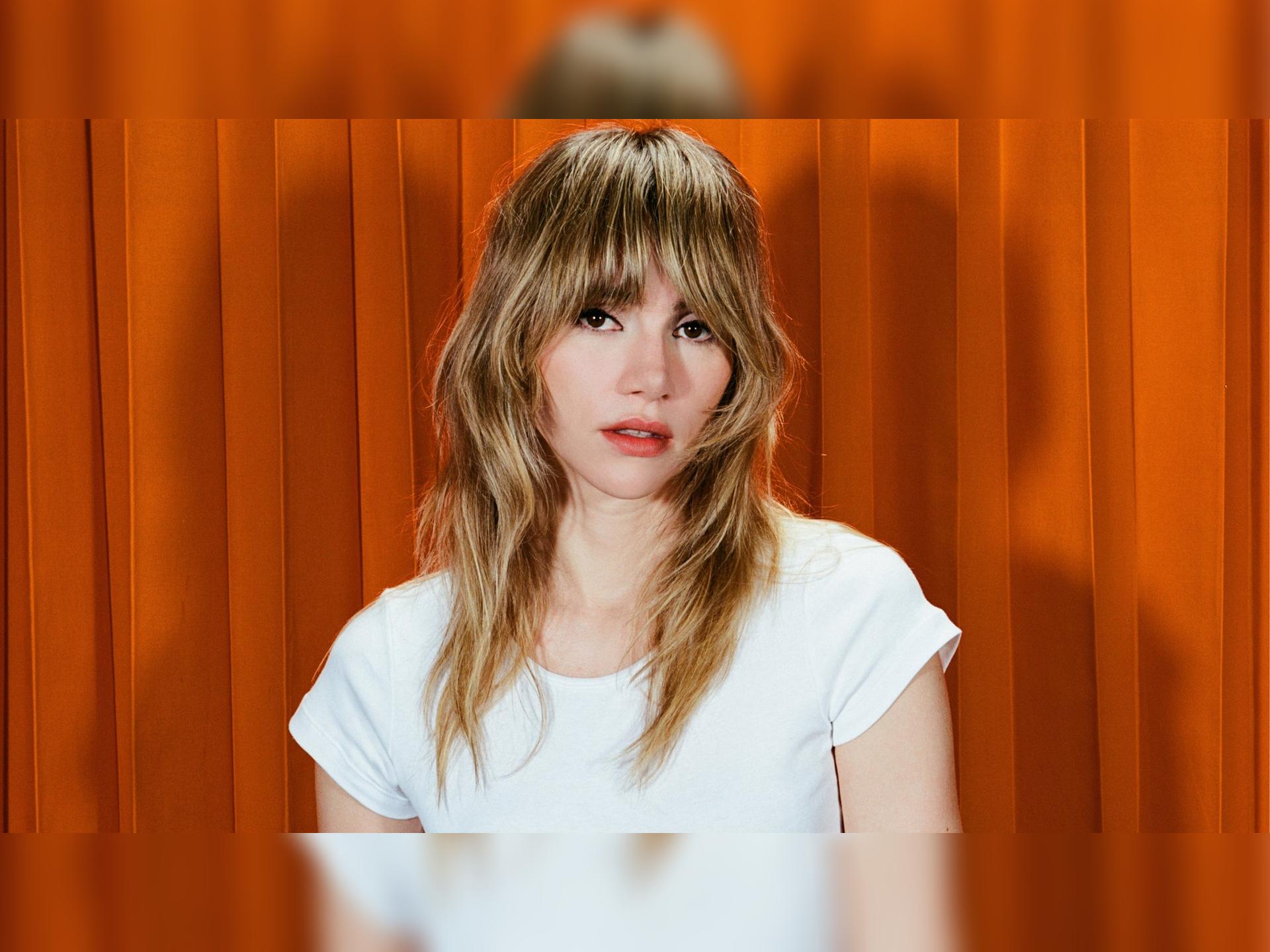 Suki Waterhouse