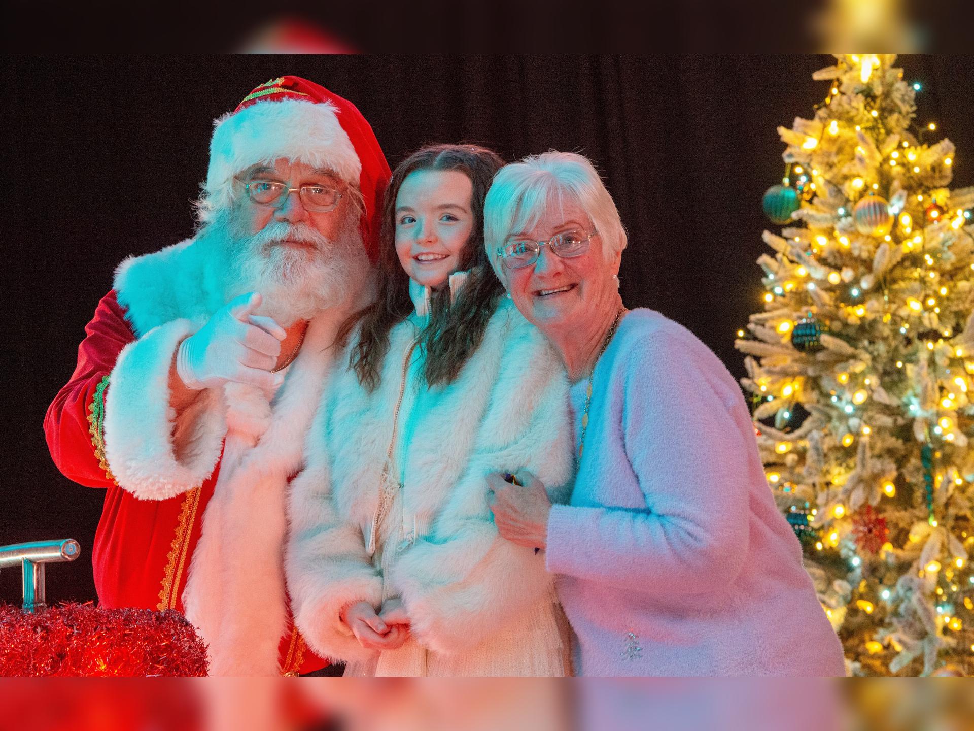 Linwood Christmas Lights Switch On