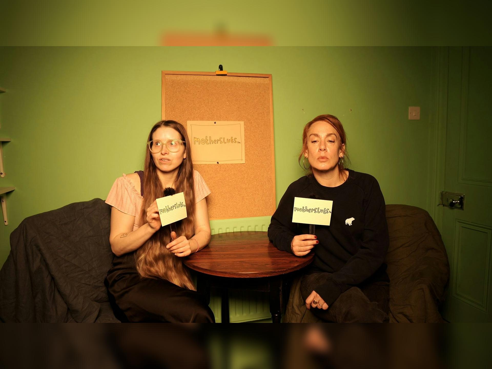 Mothersl_Ts Live Circle